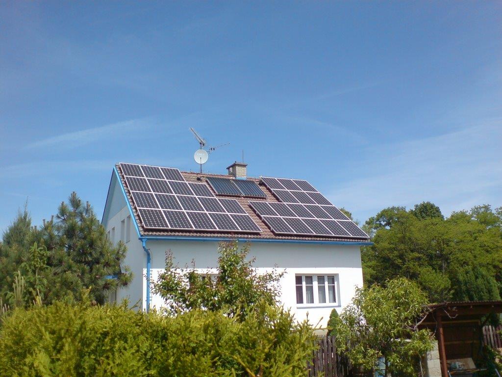 Fotovoltaika na rodinném domě (2016)